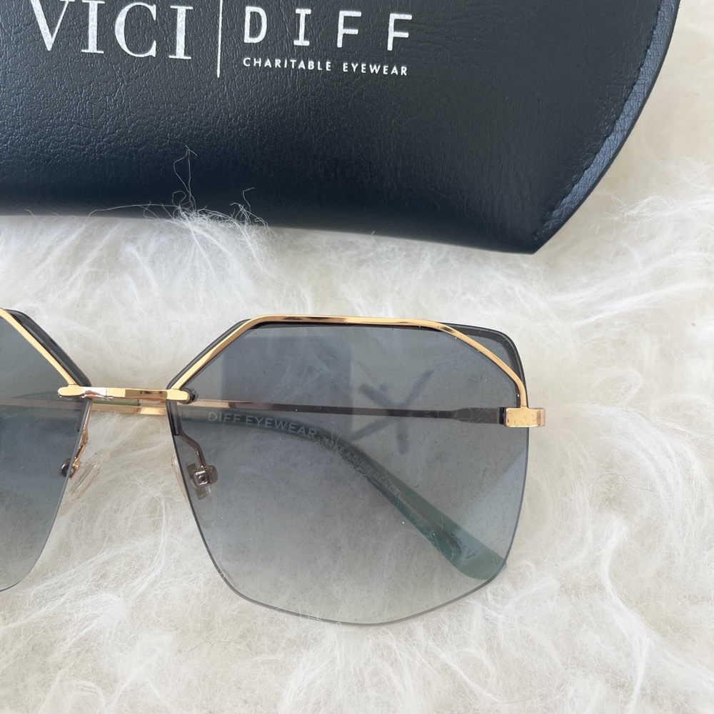Diff Sunglasses - image 4